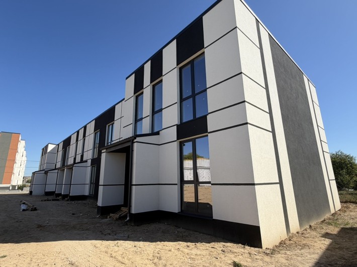 Продаж таунхауса 3 кімнати Гостомель Газ Скртифікат ЄОселя - фото 1