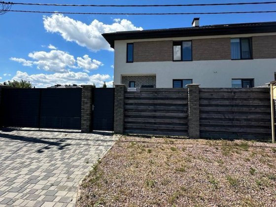 Продам дуплекс 130 м2 з великою ділянкою | під чистовий ремонт | 4 кімнати | Гостомель | Від власник