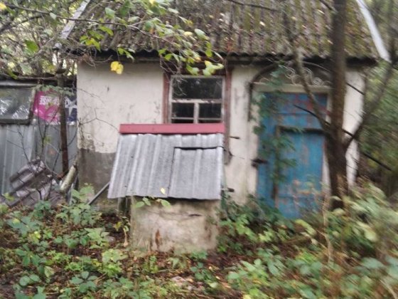 Продається хата в селі Коростень