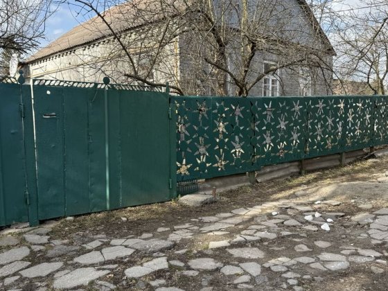 Продам кирпичный дом  65 кв.м с удобствами в Люботине Люботин