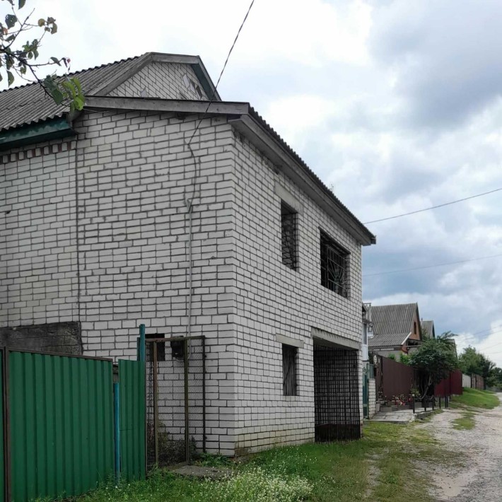 продається 1/2 будинку - фото 1
