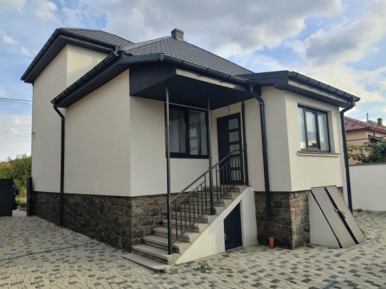 Продається сучасний будинок Мукачеве