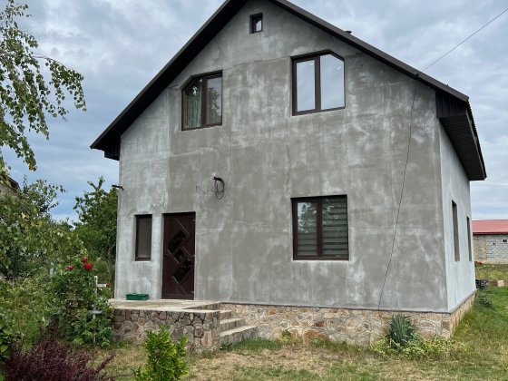 Будинок в центрі с.Люхча (7хв до міста) Сарни