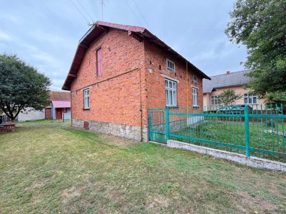 Продається частина будинку у передмісті Стрия Стрий
