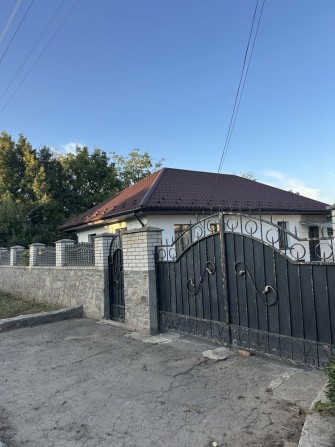 Продаж будинку та великої земельної ділянки - фото 1