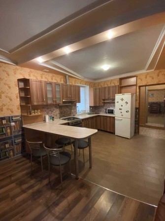 ПРОДАМ 1/2 будинку З МАНСАРДНИМ поверхом | ЦЕНТР УМАНІ - фото 1