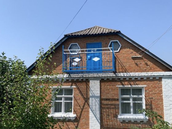 Затишний будинок + город + краєвид на річку Хмельник