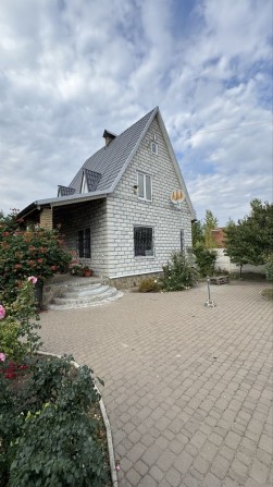 Продам 2-х этажный дом , свежей постройки в Чугуеве - фото 1