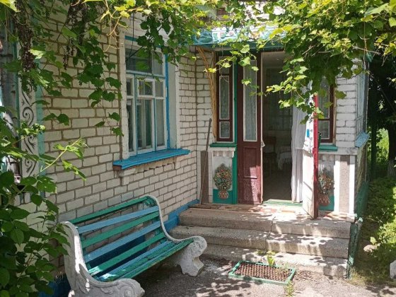 Продаж 1 поверхового будинку з верандою і ділянкою на 10 соток, 81.1 кв. м, 4 кімнати, м.Ладижин Ладыжин