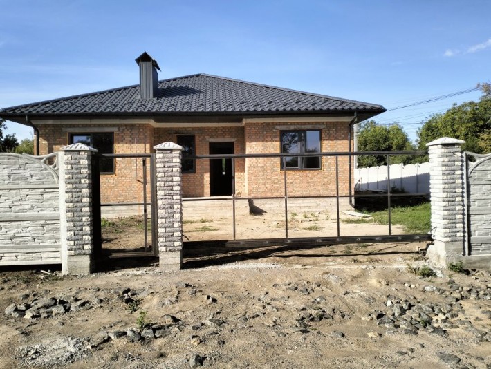 продам Будинок в центрі села - фото 1