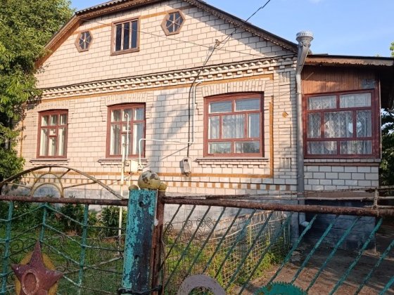 Добротний цегляний будинок у центрі смт Вапнярка, 12 соток, гараж та всі зручності Вапнярка