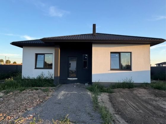 Сучасний будинок у Струмівці поруч із Луцьком Струмівка