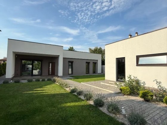 Продаж будинку, 220 м², ділянка 10 соток, Окружна Новоолександрівка
