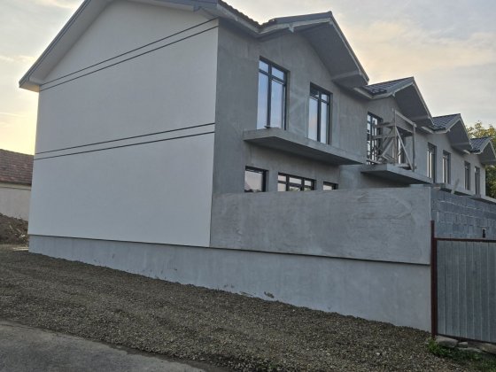Продаються зблоковані будинки (котедж) Свалява