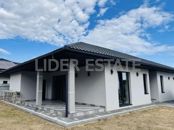 Продам будинок 3 кімн, 156 м², 5 соток у Сторожниці – ідеальний дім для родини! Сторожница