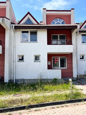 Продаж компактного таунхауса поруч з містом - фото 1