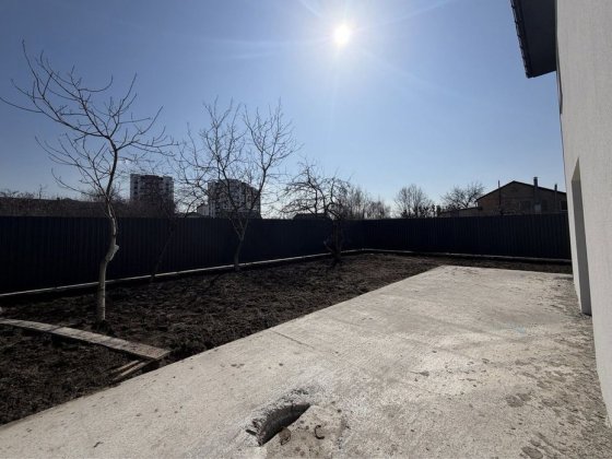 Продаж будинку 120 м² у зручній локації біля Києва, 5 соток Гатное