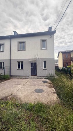 Продаж таунхаус 116,7 м² 2 сотки с. Гатне Київська область поряд Одеська траса - фото 1