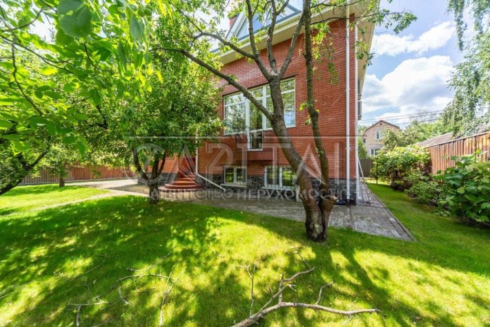 Продається двоповерховий будинок+ цокольний рівень  330 м²  11 соток Козин Велика дамба близькість д - фото 1