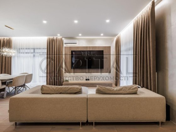 Будинок 150 м² у центрі Козина, 4 соток, 3 спальні, дизайнерський ремонт, генератор і EcoFlow, з меб