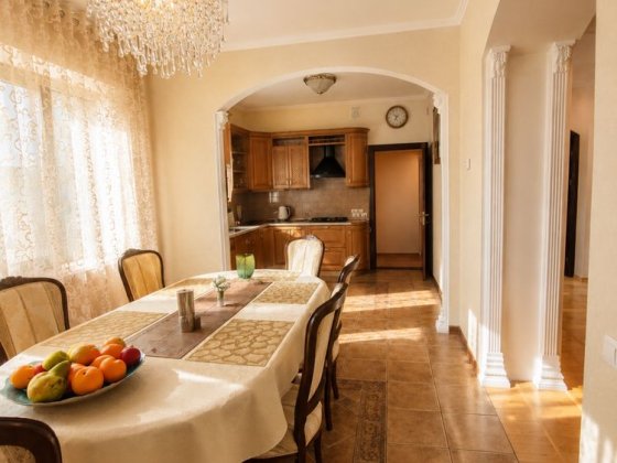 Просторий будинок 450 м² з БАСЕЙНОМ, БАНЕЮ та СОНЯЧНИМИ ПАНЕЛЯМИ | Крюківщина / бучанський район
