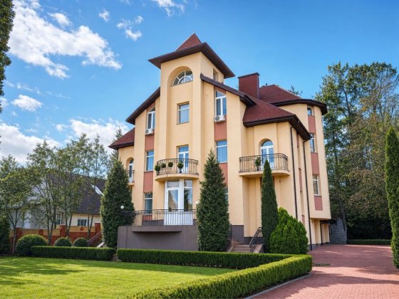 Продаж приватного будинку Лугова 5 КОЗИН