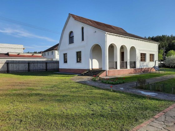 Будинок з меблями, фасад, 2 ділянки, 30 сот Білогородка