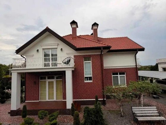 Продаж розкішної приватної резиденції Гатне