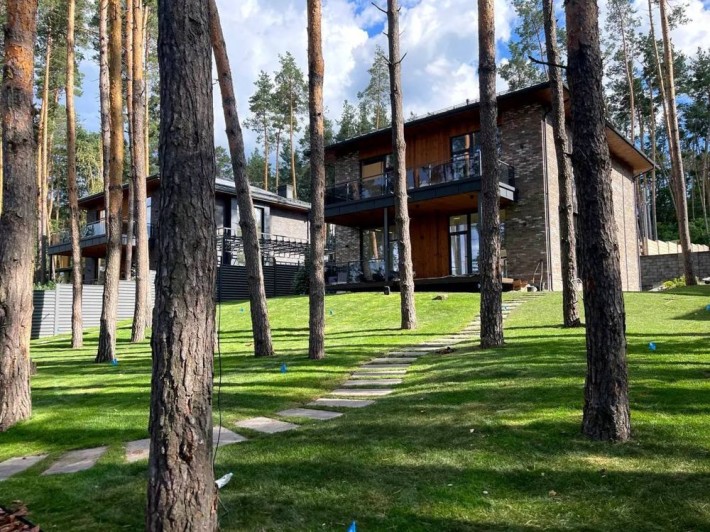 Будинок 220 м² ділянка 10 соток  з віковими соснами будинок у соснвому лісі КМ Нова Ходосівка закрит - фото 1