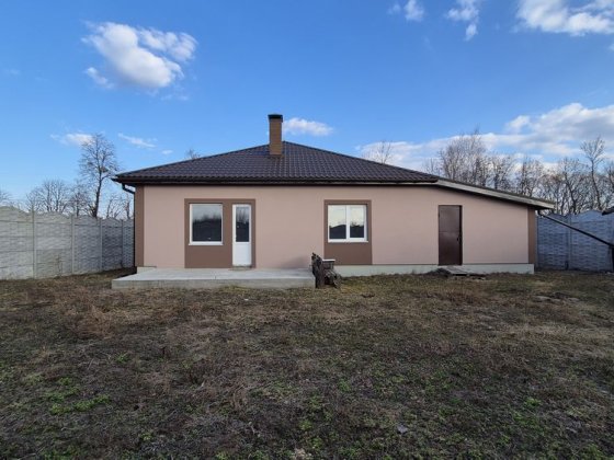 ПРОДАМ будинок у — 140 м², 8 соток. ТЕРМІНОВО!