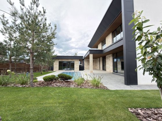 Преміум будинок 330 м² Нова Ходосівка | басейн SPA | 12 соток