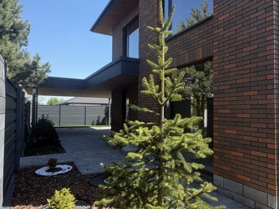 Сучасний будинок з ремонтом 170 м² на 5 сотках, готовий до оздоблення Гореничи