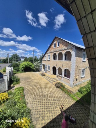 Продається просторий будинок 250 м² на ділянці 20 соток у Київській області - фото 1