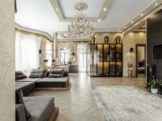 Продаж / Будинок / 400 м2 / Віта-поштова / вул. Звенигородська, 1