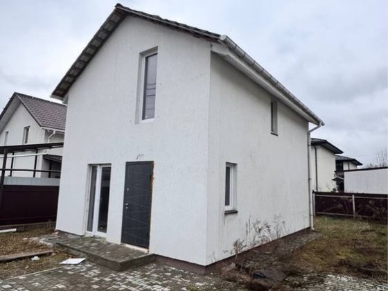 Продам будинок з чистовою обробкою  Стоянка. Без комісії