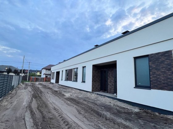 Одноповерховий таунхаус 80 м² з ділянкою в Ірпені (Стоянка)