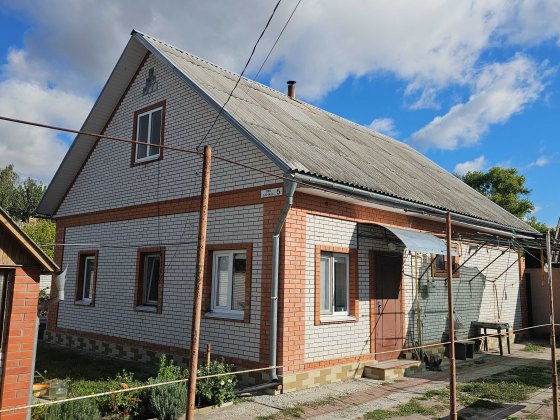 Неподалік від центру міста Березань, продаж будинку.
