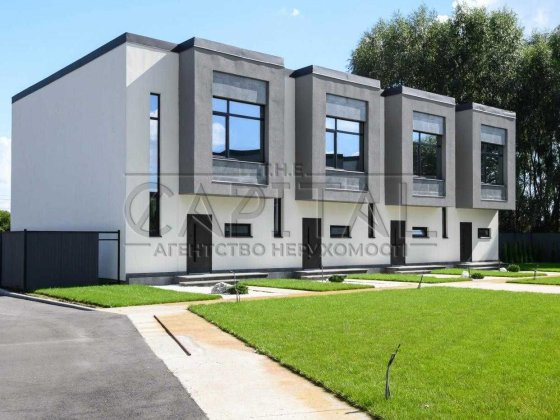 Продаж таунхаус будинку без ремонту Підгірці 100м2 Закрита територія Власна свердловина Подгорцы
