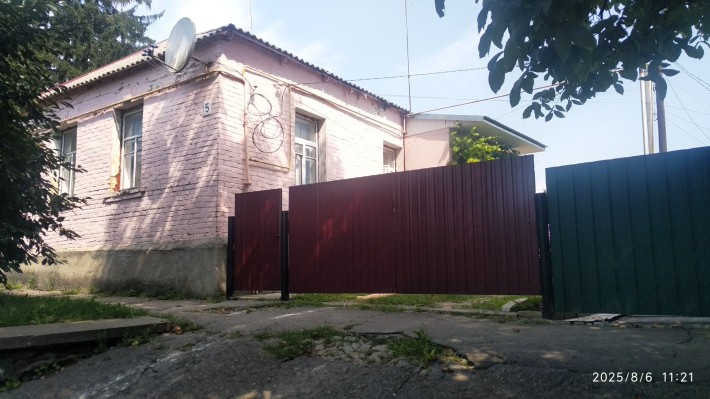 Тараща. Продаж частина будинку в центрі. - фото 1