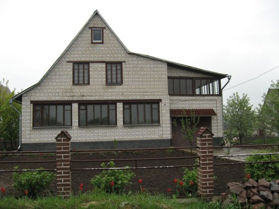 Продам 2-ох поверховий будинок 151м2+гараж+літня кухня+погреб з ділянк Тараща