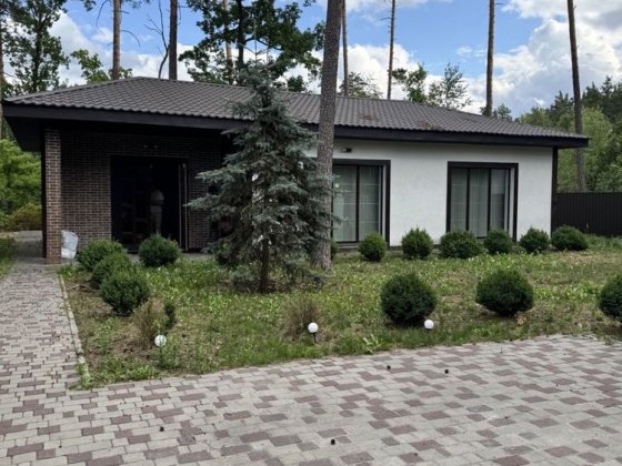 Продаж сучасного будинку серед соснового лісу