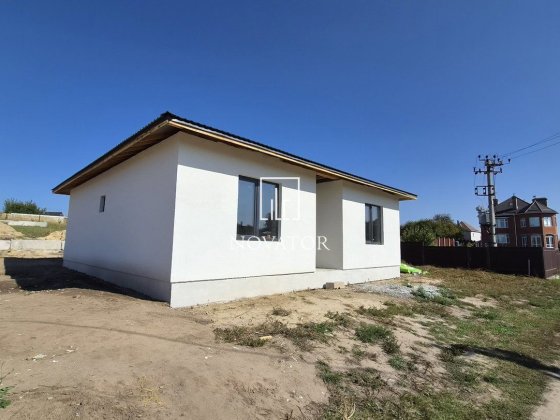 Одноповерховий будинок у Гнатівці, 15 км від Києва - 5 соток