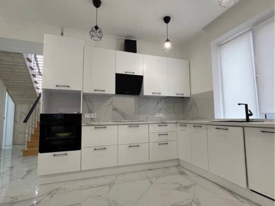 Продаж будинку , Генератор, власна свердловина  180 м2 , с. Гора, Бориспільський район. Кедина Гора
