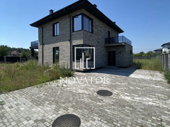 Будинок поруч з лісом. Зроблема штукатурка. 12 соток землі. РОЗТЕРМІНУВАННЯ