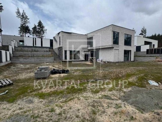 Преміальний будинок 244 м² у закритому КМ Белгравія біля лісу