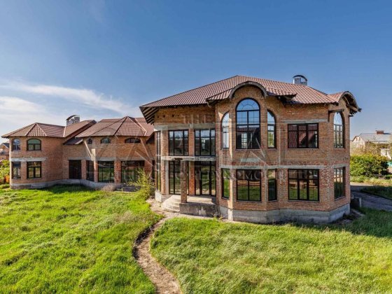 Продажа 2-этажного дома в с. Зазимье, Броварской р-н