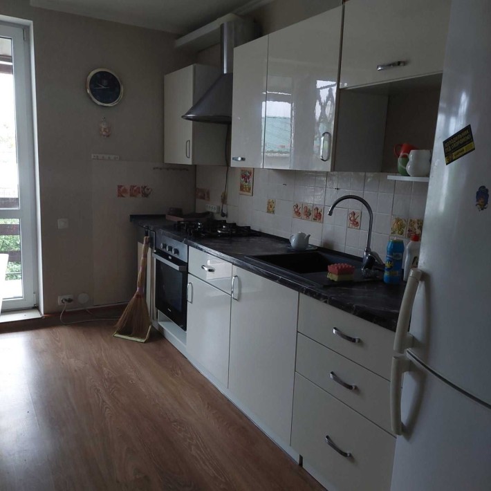 Будинок 180 м², 3 окремі квартири, ліс та озеро, Круглик - фото 1