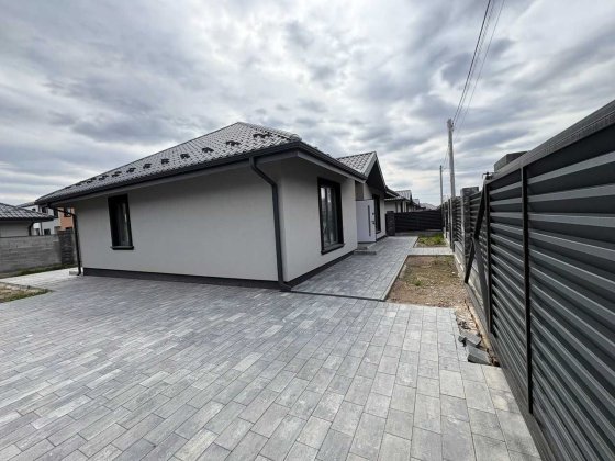 В продажу одноповерховий будинок  з власним подвірьям, без ремонту, Михайлівка-Рубежівка,  вул.Успіш