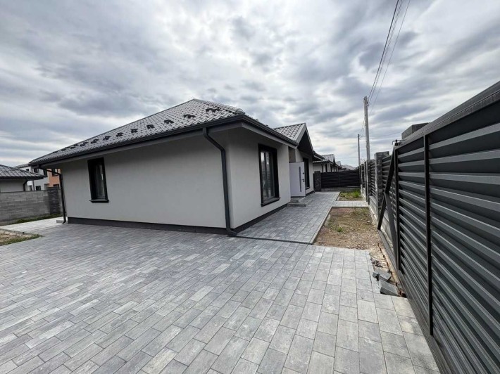 В продажу одноповерховий будинок  з власним подвірьям, без ремонту, Михайлівка-Рубежівка,  вул.Успіш - фото 1