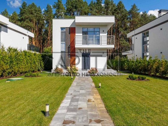 Сучасний двоповерховий будинок 148 м² поруч з КМ Swiss Town Осикове